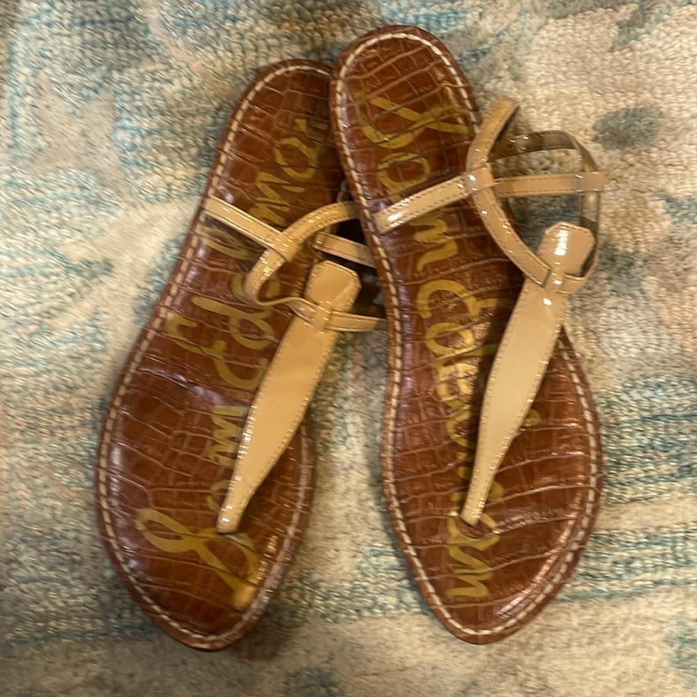 SAM EDELMAN LADIES THONG SANDALS TAN PATENT LEATHER BROWN FAUX CROC INSOLE EC 8